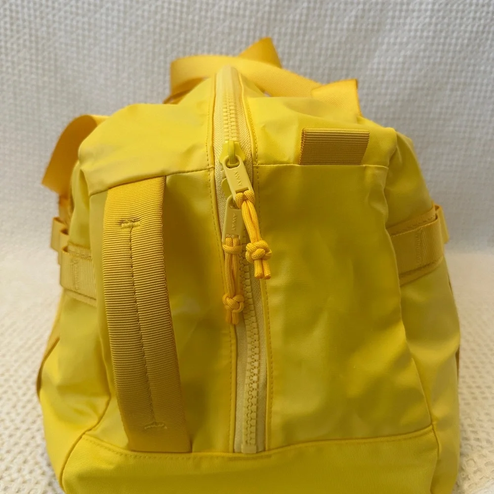 AWAY duffel bag NWOT Yellow - Picture 4 of 11